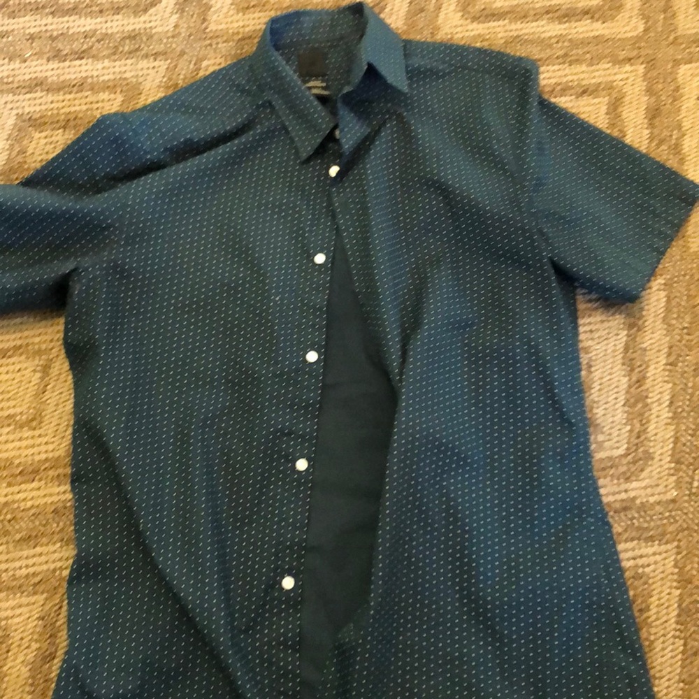 Men’s H&M green short sleeve button down Size M